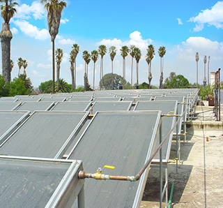2000 m² de colectores solares para las regaderas de alumnos de la Universidad de Chapingo.